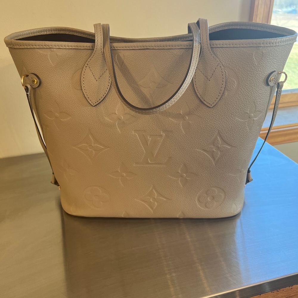 Louis Vuitton Neverfull MM Turtledove